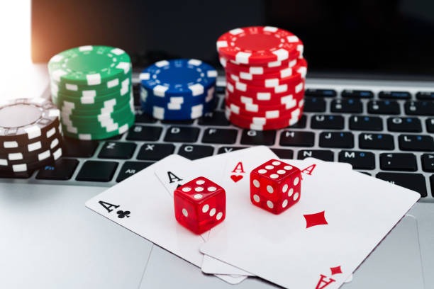 Live-dealer baccarat table showing real-time DANA-funded balance