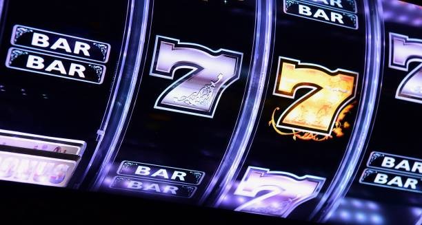 Roulette live table with spinning wheel